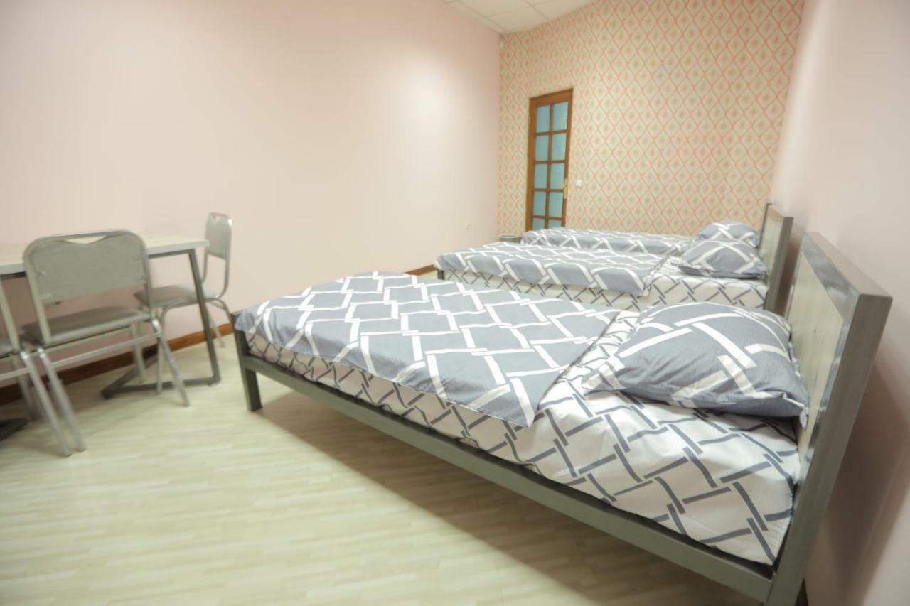 The Top Hostel ทาชเคนต์ ภายนอก รูปภาพ
